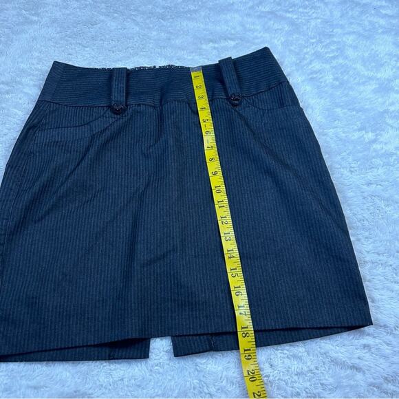 Maurices black pinstripe mini skirt, size 7 or 8 - Picture 3 of 7